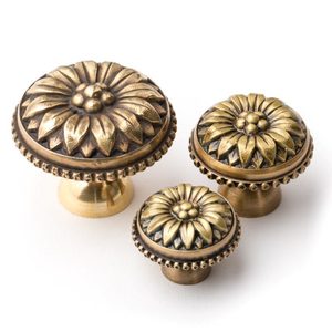 Marguerite Cabinet Knob